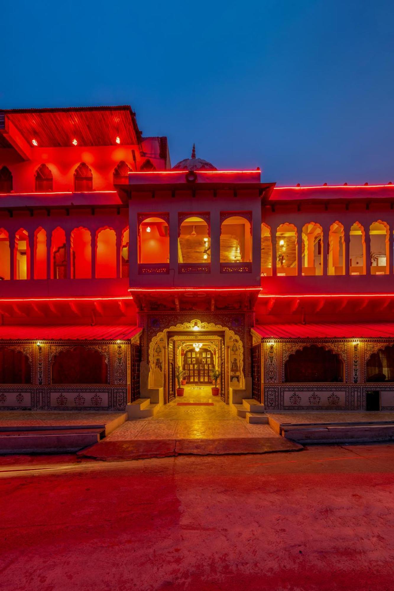 Hotel Shahi Palace Mandāwa Kültér fotó