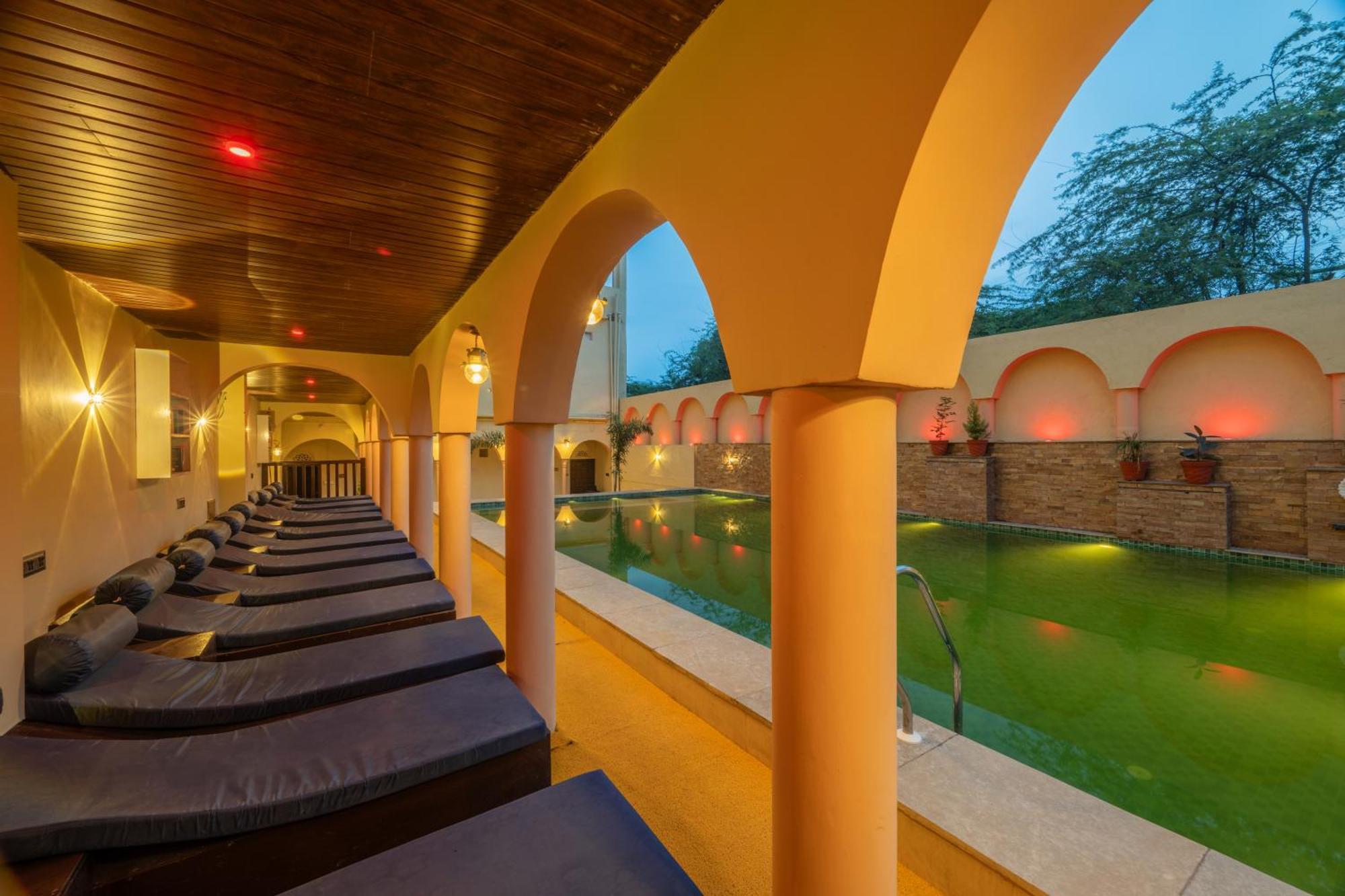 Hotel Shahi Palace Mandāwa Kültér fotó